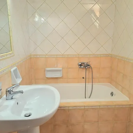 Apartahotel Dionysia 4*